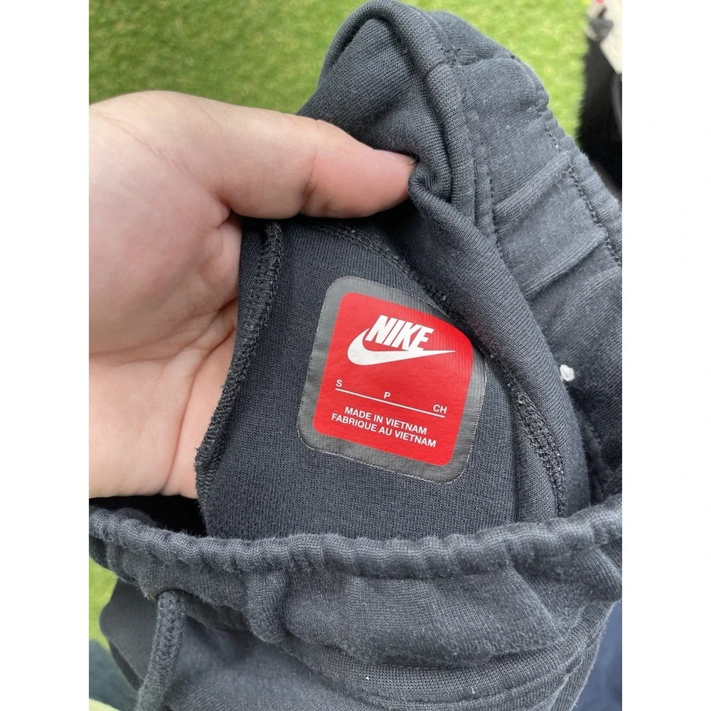 Nike Tech Fleece Joggers Youth Small Black Tapered Sweatpants Zip Pocket Kids